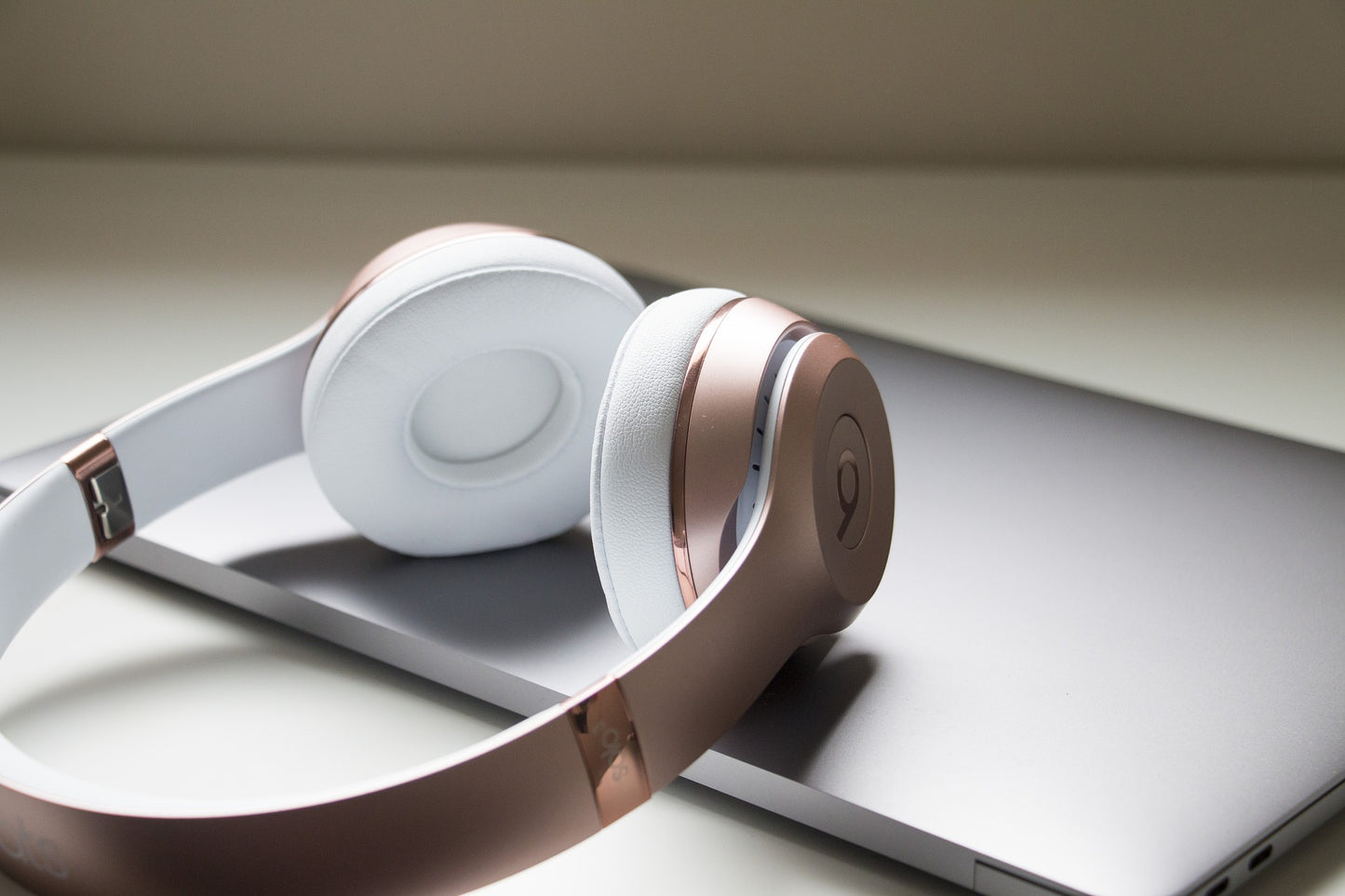 Headphone